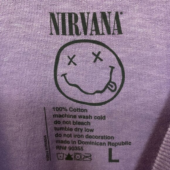 Nirvana Smiley Face Grunge Rock tshirt size Large - Picture 4 of 4